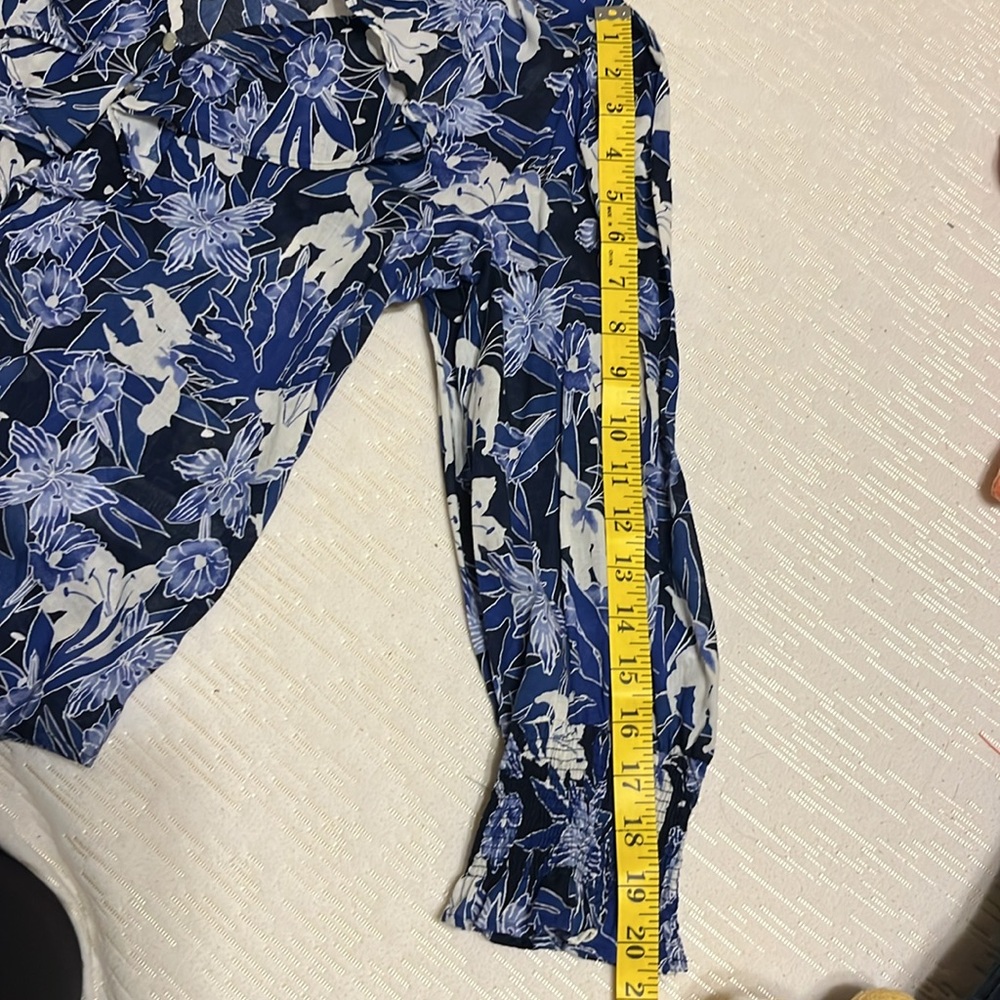 Ralph Lauren Blue Floral Top, Women’s size small - Picture 7 of 9